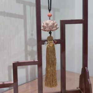 Tao Mu Lian Hua Che Gua 桃木莲花车挂